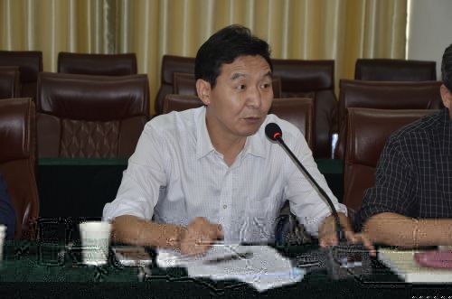 直屬單位黨委書記樊濤做交流發言.JPG